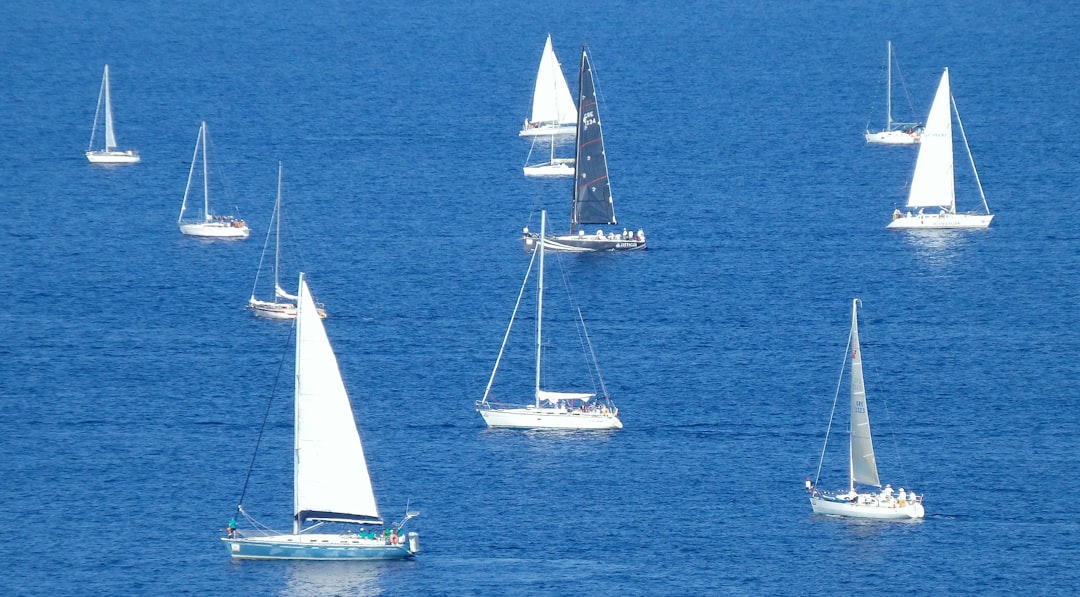 Oplev Teambuilding på Vandet: Match Race som Det Ultimative Værktøj